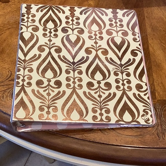 Set of one Studio C 1” binder and two 2-pocket printed poly folders. - Picture 6 of 9